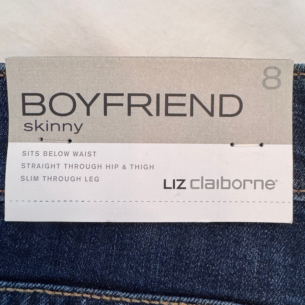 New with tags Liz Claiborne  Boyfriend Skinny Jeans Size 8 - Picture 2 of 7